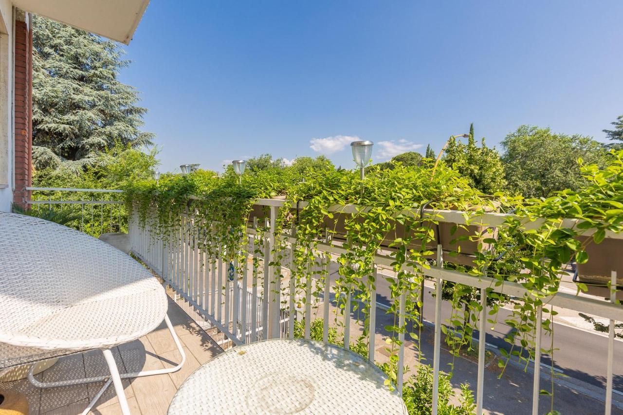ורונה Crys: Apartments, Holiday, Business, Blu מראה חיצוני תמונה