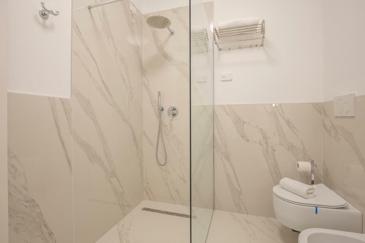 ורונה Crys: Apartments, Holiday, Business, Blu מראה חיצוני תמונה